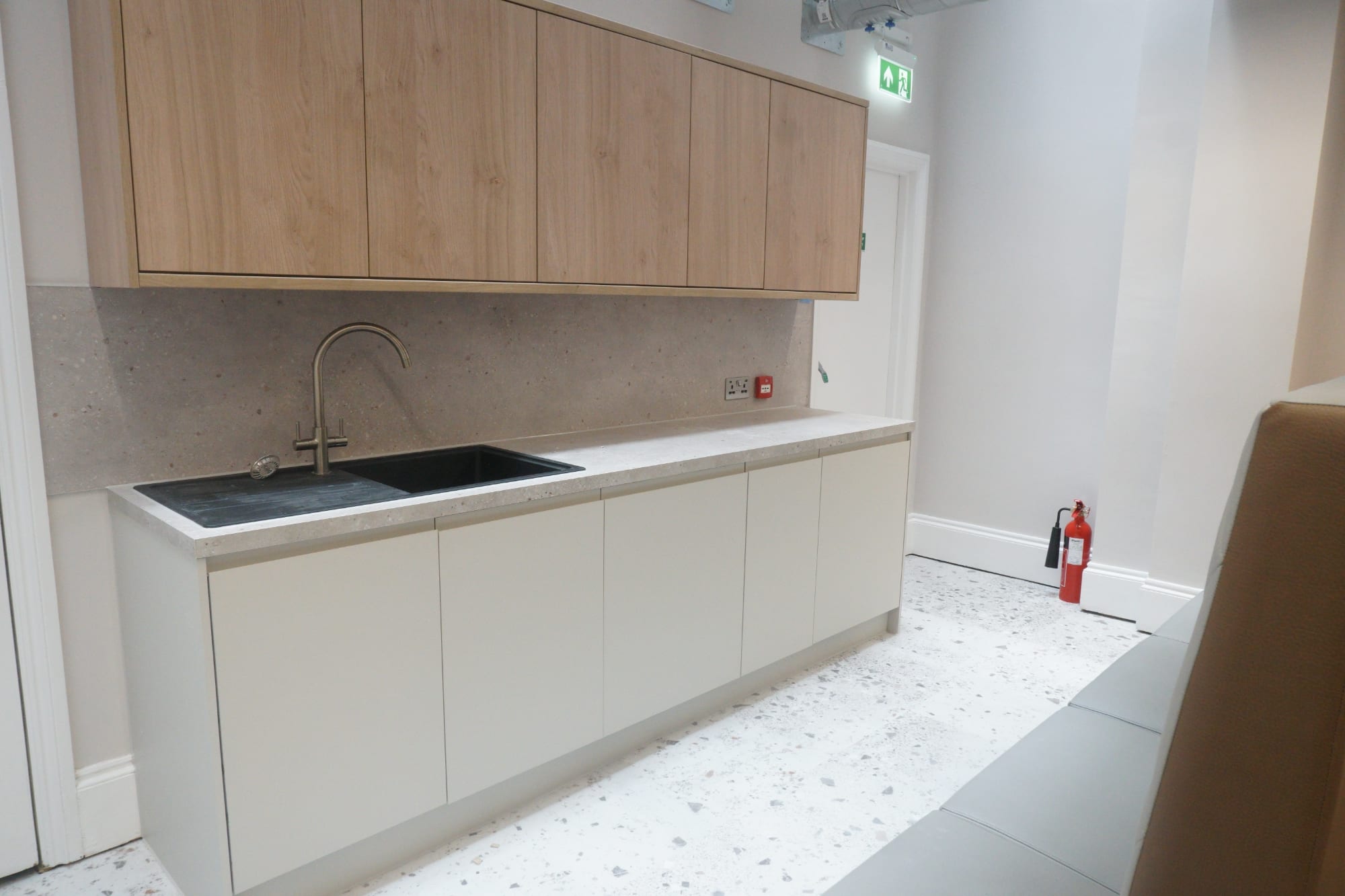 lg-floor-front-kitchen-DSC01050